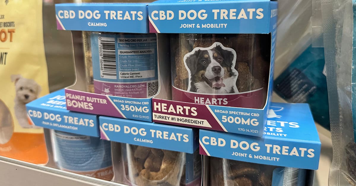 broad spectrum CBD dog treats for joint and mobility support, available at It’s All Goodz Smoke Shop in Phoenix